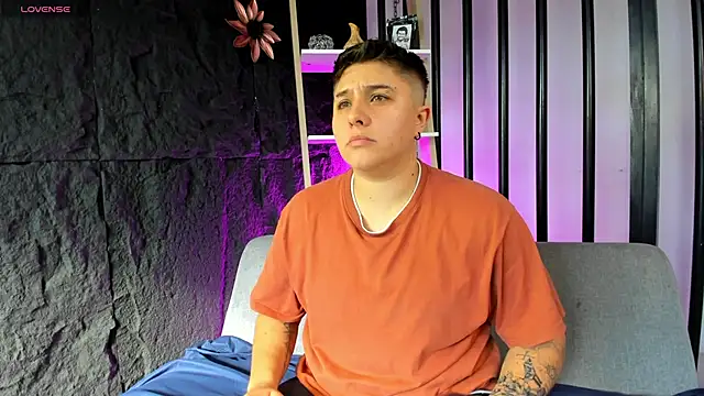 Snapshot of IanGilbert chatting on 10/18/25, 09:15 IanGilbert online show from 10/18/25, 09:15