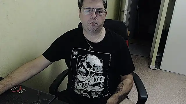 blueandwhite1 online show from 12/04/24, 08:23