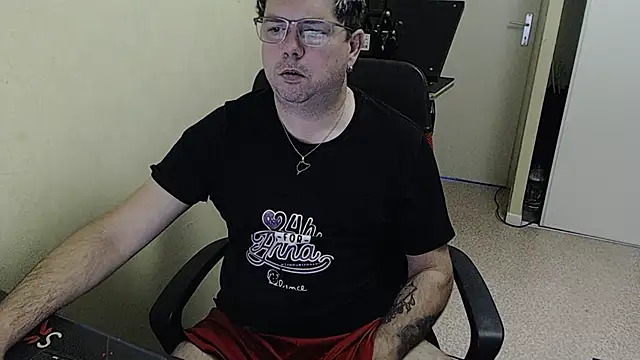 blueandwhite1 online show from 12/18/24, 08:09