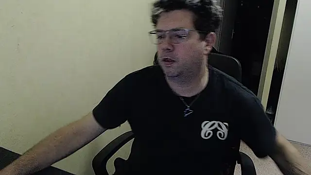 blueandwhite1 online show from 01/02/25, 09:00