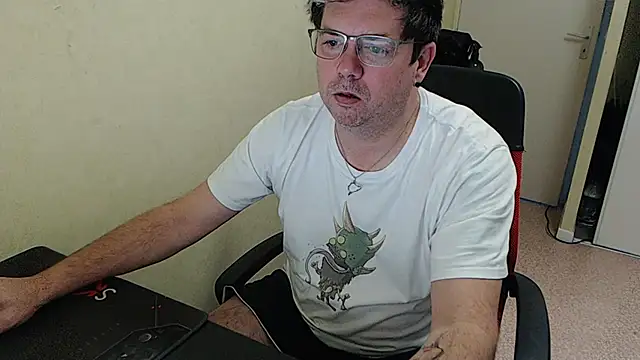 blueandwhite1 online show from 01/15/25, 08:09