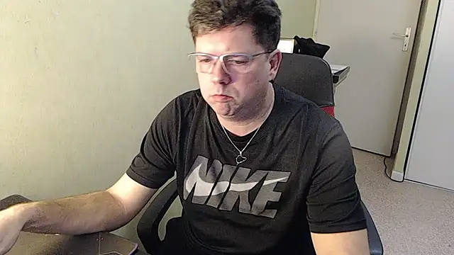 blueandwhite1 online show from 01/31/25, 10:10