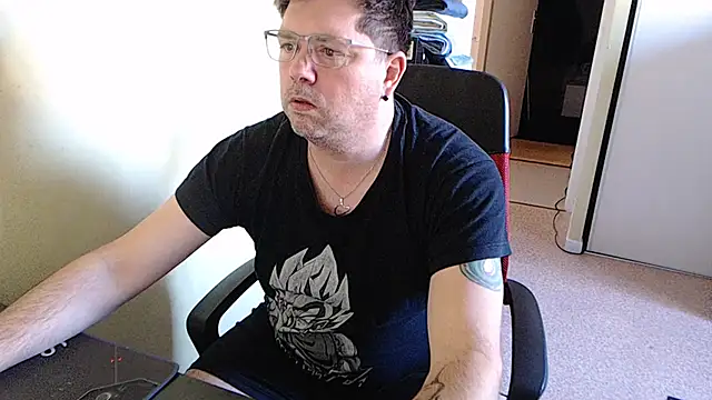 blueandwhite1 online show from 02/06/25, 03:31