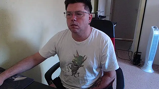 blueandwhite1 online show from 09/17/25, 07:32