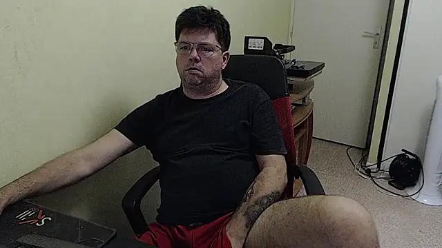 blueandwhite1 online show from 09/29/25, 05:51