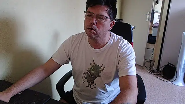 blueandwhite1 online show from 10/11/25, 07:07