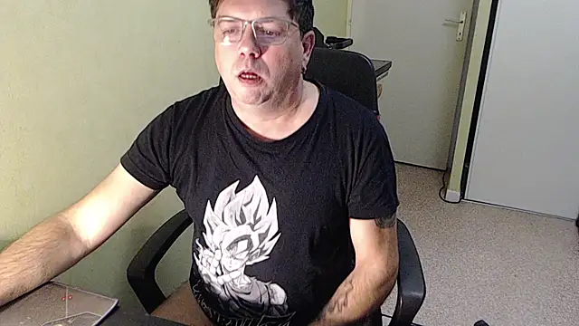 blueandwhite1 online show from 11/27/25, 03:47