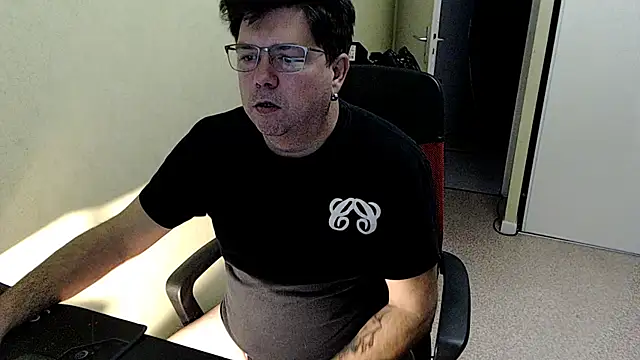 blueandwhite1 online show from 12/03/25, 08:34