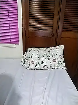 ioto chiara07 online show from 10/23/25, 01:27