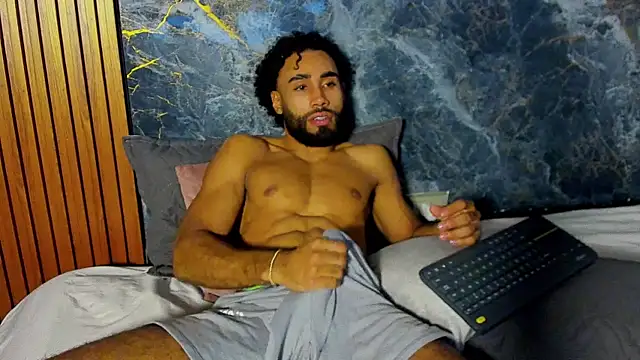 luca flame online show from 09/16/25, 08:21