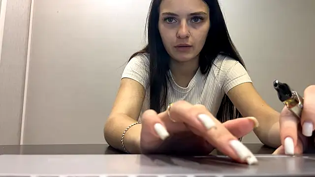 TianaWidell online show from 10/04/25, 02:26