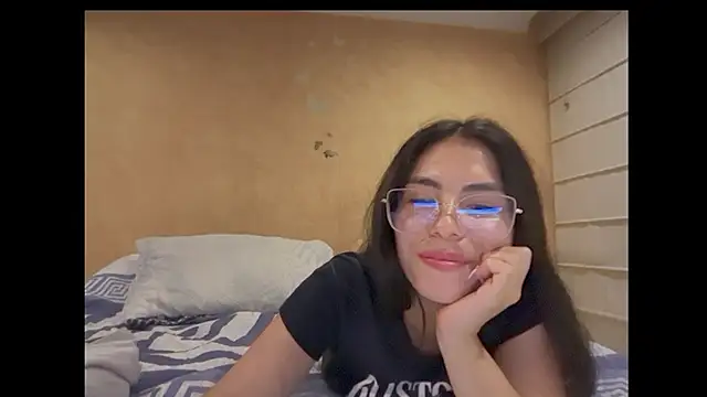 Snapshot of sasha_jonne chatting on 01/12/26, 06:40 sasha jonne online show from 01/12/26, 06:40