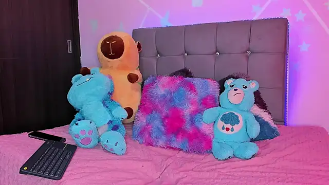 Snapshot of Playboy_Andersex chatting on 09/21/25, 06:09 Playboy Andersex online show from 09/21/25, 06:09