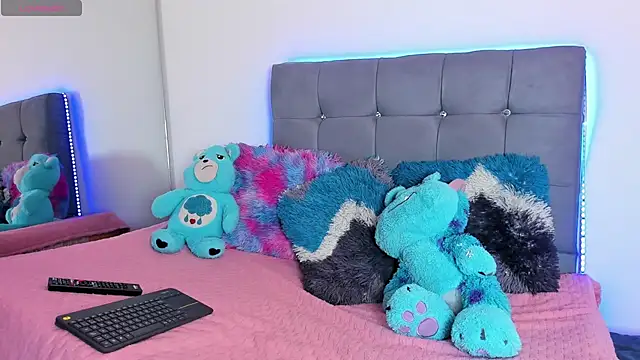 Snapshot of Playboy_Andersex chatting on 09/25/25, 06:11 Playboy Andersex online show from 09/25/25, 06:11