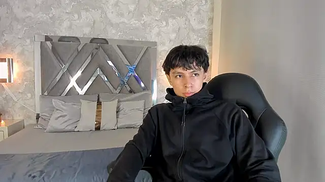 Tyler durten online show from 10/03/25, 02:52