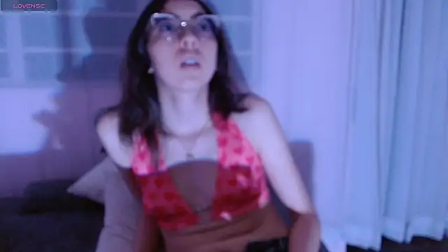 Snapshot of AnnieSparkle chatting on 11/30/25, 03:43 AnnieSparkle online show from 11/30/25, 03:43