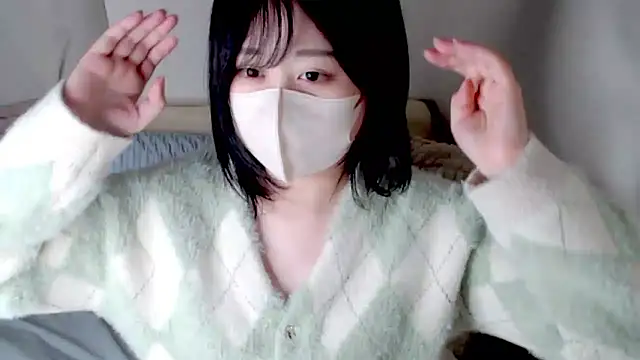 Snapshot of mi__san chatting on 11/02/25, 09:33 mi  san online show from 11/02/25, 09:33