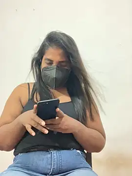 Snapshot of Choco_Chuby chatting on 10/31/25, 03:35 Choco Chuby online show from 10/31/25, 03:35