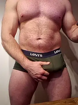 Snapshot of AlphaGymMale chatting on 12/15/25, 01:43 AlphaGymMale online show from 12/15/25, 01:43