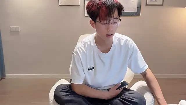 STxuguanhan online show from 10/01/25, 09:04