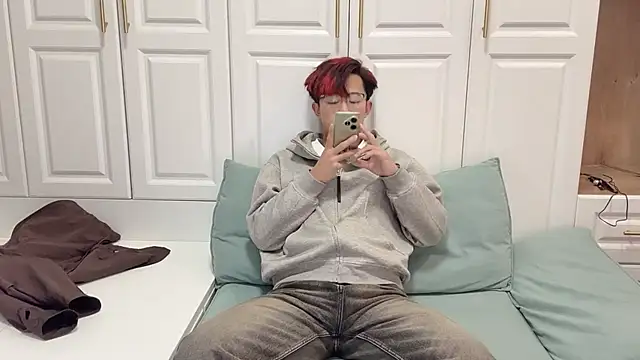 STxuguanhan online show from 10/26/25, 09:59