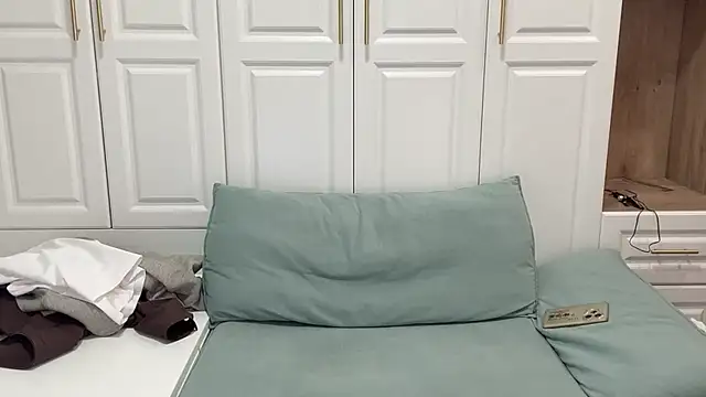 STxuguanhan online show from 10/27/25, 08:51