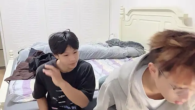 STxuguanhan online show from 11/28/25, 08:39