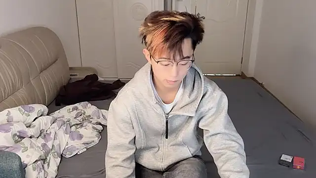 STxuguanhan online show from 12/05/25, 08:01