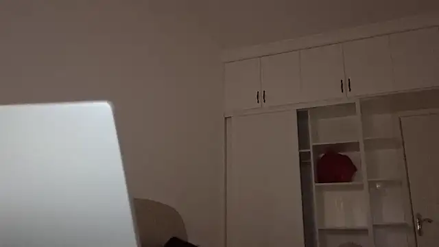 STxuguanhan online show from 12/17/25, 03:51