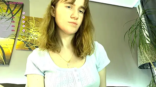 Snapshot of velina__ chatting on 09/16/25, 06:42 velina online show from 09/16/25, 06:42