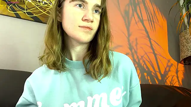 Snapshot of velina__ chatting on 09/25/25, 07:50 velina online show from 09/25/25, 07:50