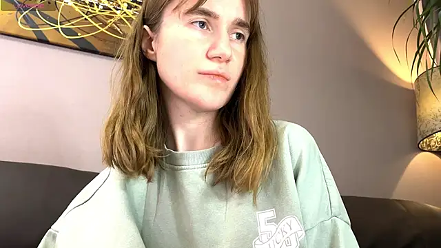 Snapshot of velina__ chatting on 09/30/25, 07:52 velina online show from 09/30/25, 07:52