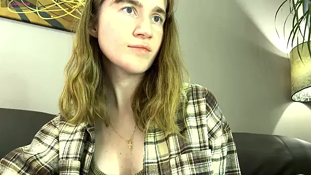 Snapshot of velina__ chatting on 10/08/25, 05:10 velina online show from 10/08/25, 05:10