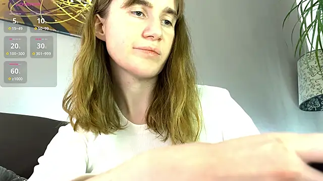 Snapshot of velina__ chatting on 10/12/25, 06:01 velina online show from 10/12/25, 06:01