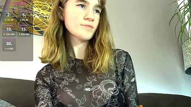 Snapshot of velina__ chatting on 11/01/25, 03:47 velina online show from 11/01/25, 03:47