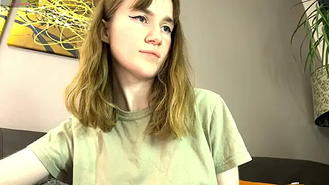 Snapshot of velina__ chatting on 11/02/25, 08:44 velina online show from 11/02/25, 08:44