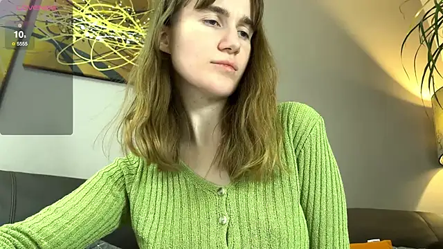 Snapshot of velina__ chatting on 11/24/25, 04:56 velina online show from 11/24/25, 04:56