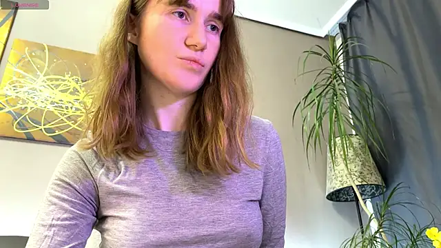 Snapshot of velina__ chatting on 11/26/25, 11:39 velina online show from 11/26/25, 11:39