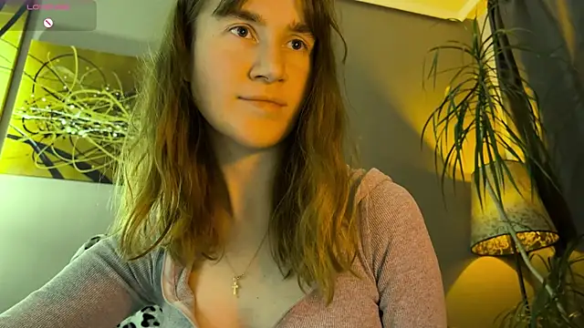 Snapshot of velina__ chatting on 12/14/25, 03:17 velina online show from 12/14/25, 03:17