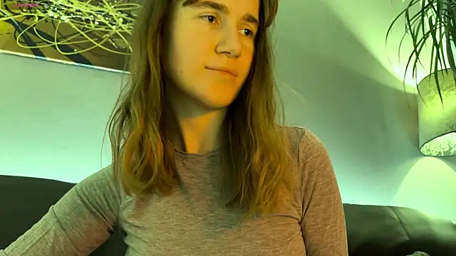 Snapshot of velina__ chatting on 12/17/25, 09:10 velina online show from 12/17/25, 09:10