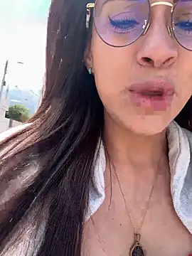 tifanyfever online show from 10/19/25, 05:35