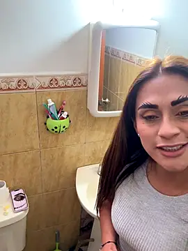 tifanyfever online show from 10/25/25, 09:53