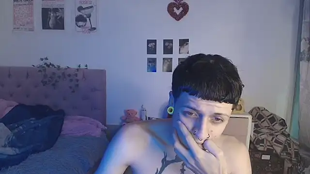 Snapshot of 2cyboy_ chatting on 09/21/25, 03:08 2cyboy online show from 09/21/25, 03:08