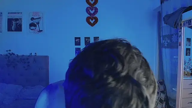 Snapshot of 2cyboy_ chatting on 09/23/25, 08:34 2cyboy online show from 09/23/25, 08:34