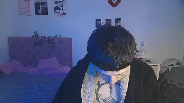 Snapshot of 2cyboy_ chatting on 09/28/25, 10:26 2cyboy online show from 09/28/25, 10:26