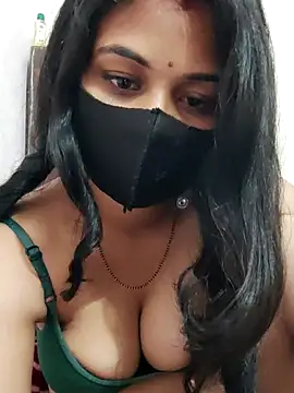 Snapshot of DivyaBhabhi69@xh chatting on 11/01/25, 04:31 DivyaBhabhi69xh online show from 11/01/25, 04:31