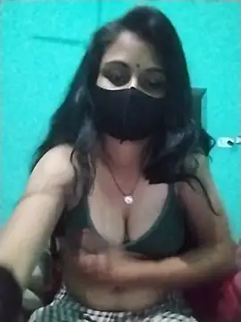 Snapshot of DivyaBhabhi69@xh chatting on 11/05/25, 04:07 DivyaBhabhi69xh online show from 11/05/25, 04:07