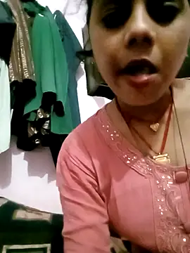 Snapshot of Hot_tin74 chatting on 09/28/25, 04:45 Hot tin74 online show from 09/28/25, 04:45