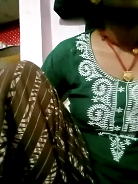 Snapshot of Hot_tin74 chatting on 11/09/25, 05:44 Hot tin74 online show from 11/09/25, 05:44