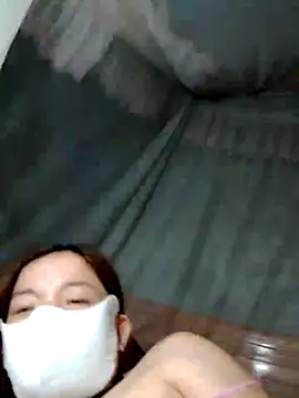 Snapshot of YuchengLy chatting on 10/15/25, 04:29 YuchengLy online show from 10/15/25, 04:29